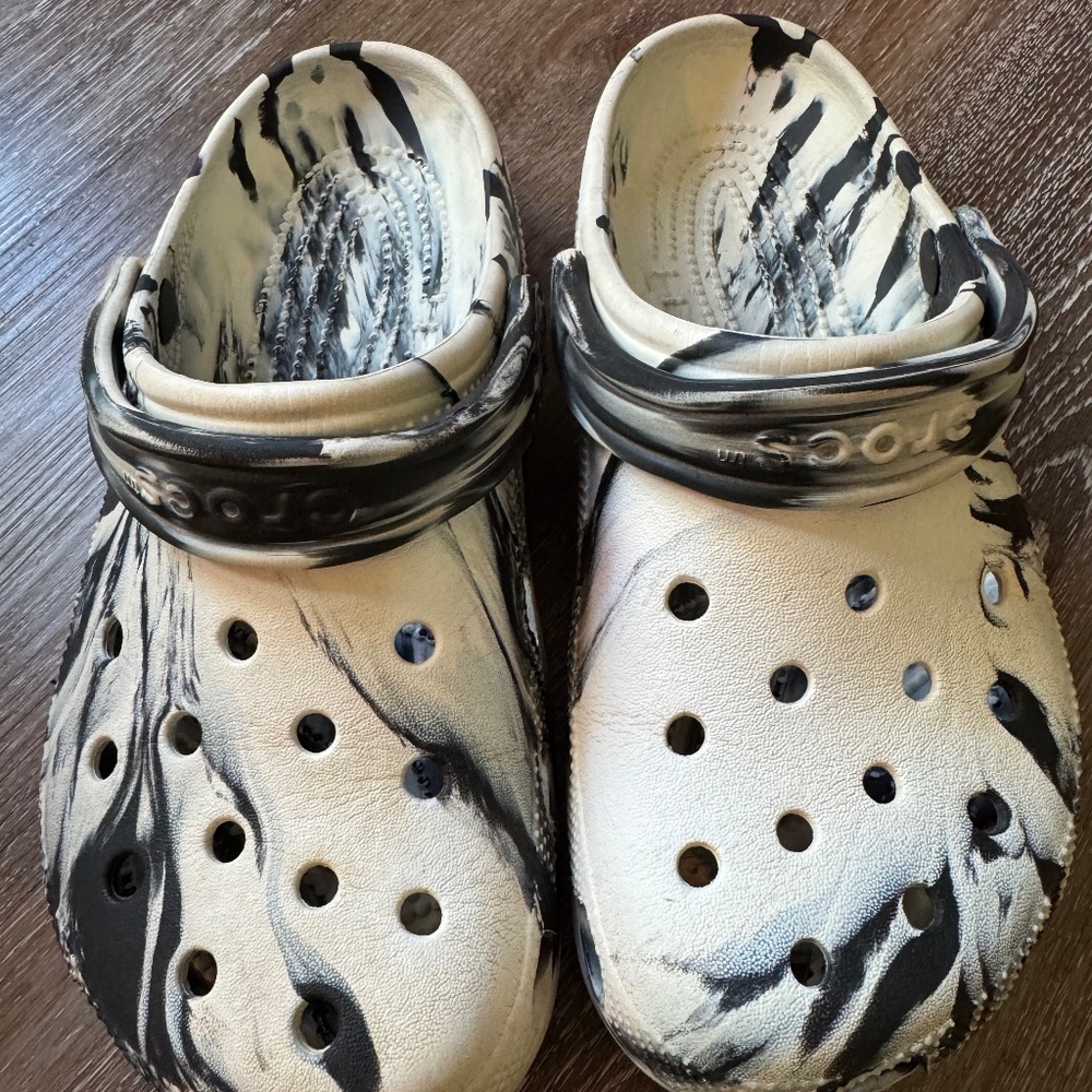 Crocs Black & White Marbled Tie-Dyed Clog
